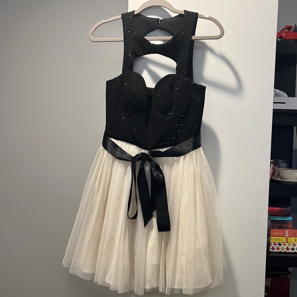 Blondie nites by Stacy Sklar - Prom dress - Black and White- Juniors size 7